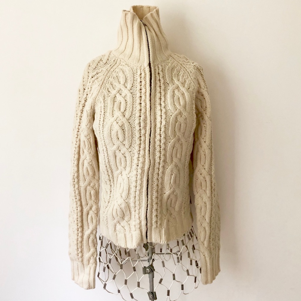 Abercrombie & Fitch Cable Knit Sweater